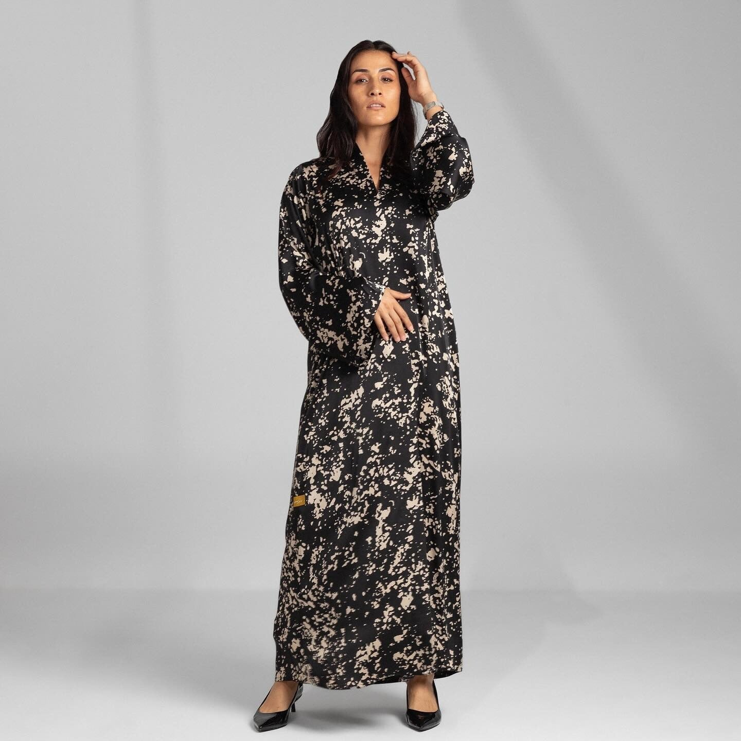 Elegant Black & Beige Floral Abaya